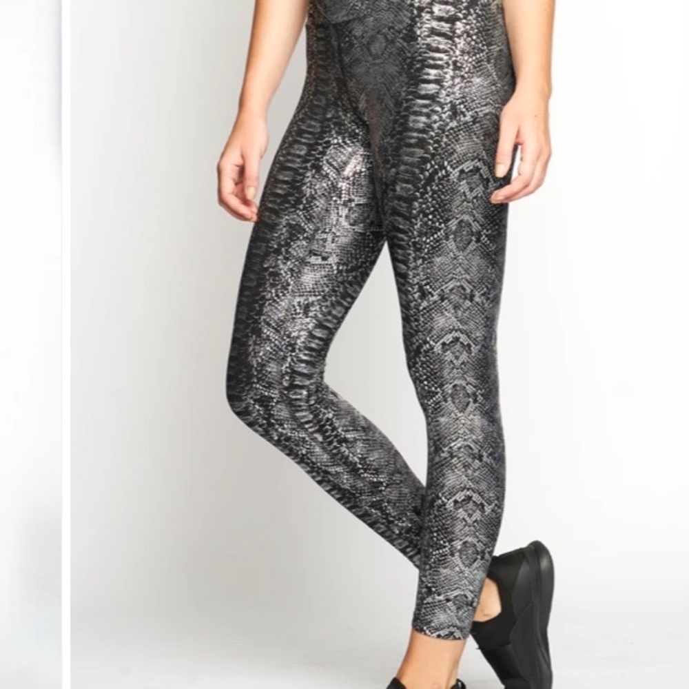 Heroine sport marvel legging